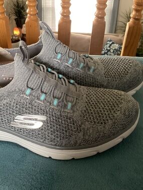 Skechers Memory Foam size 6